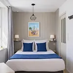 Le Clos Des Sternes Aparthotel 3*