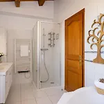 Aparthotel Le Clos Des Sternes 3*