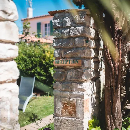 Le Clos Des Sternes Lägenhetshotell La Flotte