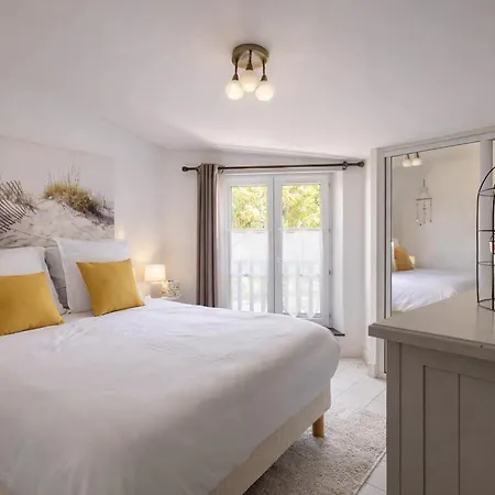 Апартаменты Le Clos Des Sternes